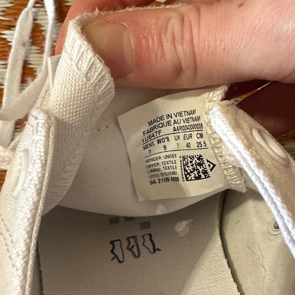 Converse White Low Top Sneakers whiteout - Picture 3 of 11